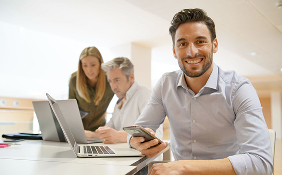 Manage staff schedules, shift changes and vacation requests in mere seconds.